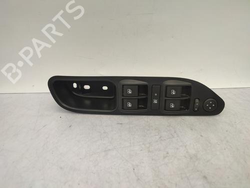 left-front-window-switch-fiat-tipo-hatchback-356_-357_-2016-25624365 main image