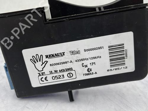 Card reader RENAULT ESPACE IV (JK0/1_) 2.0 dCi (JK01, JK02, JK1J, JK1K, JK1H) | BP27220813E4 