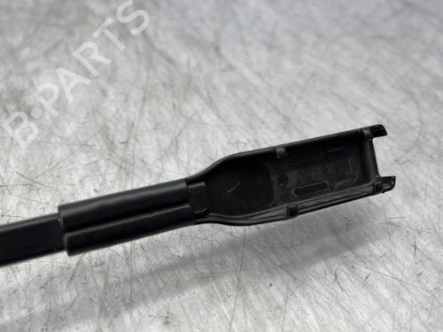 Front windshield wiper arm DACIA SANDERO III 1.0 TCe 100 ECO-G | BP23758228C143 