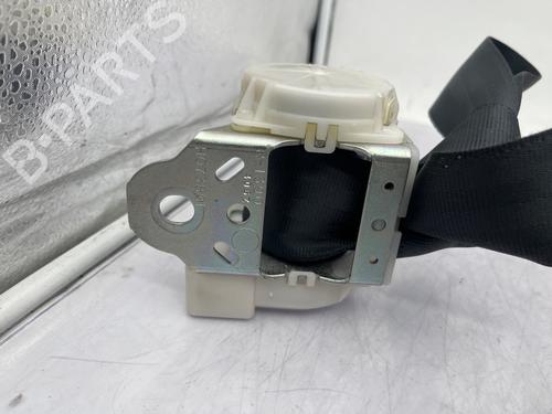 Sikkerhedssele bag højre Sikkerhedssele bag højre TOYOTA YARIS (_P9_) 1.4 D-4D (NLP90_, NLP90R) (90 hp) 36427908 36427908