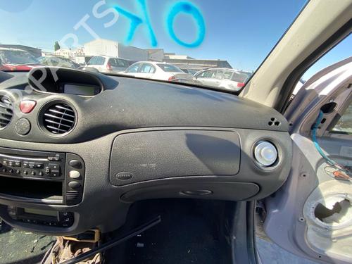 Dashboard CITROËN C2 (JM_) 1.4 HDi | BP38187351C46 - Image 4