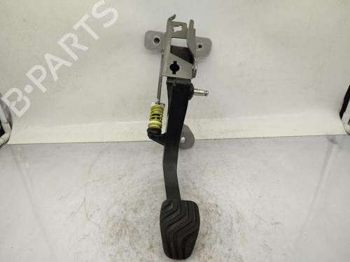 clutch-pedal-renault-megane-iv-hatchback-b9amn_-2015-23730202 main image