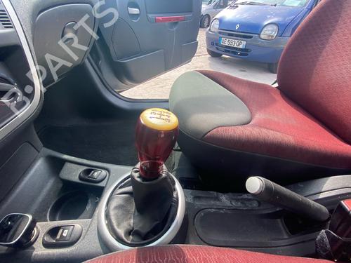Dashboard CITROËN C2 (JM_) 1.4 HDi | BP37475292C46 - Image 40