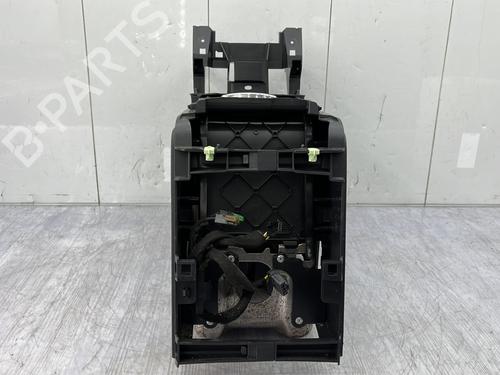 Middle console PEUGEOT 5008 (0U_, 0E_) 2.0 HDi 150 / BlueHDi 150 | BP23683373I22 
