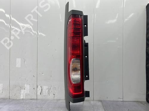 Venstre baglygte RENAULT TRAFIC II Bus (JL) 2.0 dCi 90 (JL00, JL01, JL0H, JL0M, JL0P, JL0S) (90 hp) 30576105