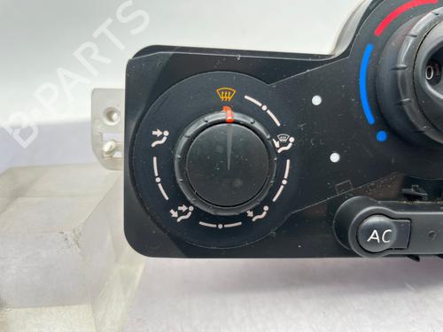 Used Climate control Climate control RENAULT CLIO III (BR0/1, CR0/1) 1.5 dCi (BR17, CR17) (86 hp) 40444656 40444656