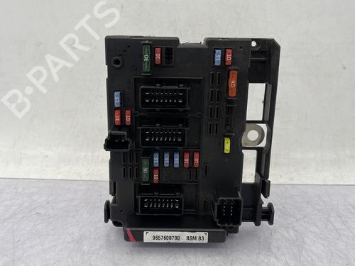 Sikringsdåse PEUGEOT 206 Hatchback (2A/C) 1.4 16V (88 hp) 30863759