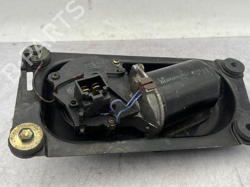 Used Front wiper motor Front wiper motor SUZUKI GRAND VITARA I (FT, HT) 2.0 HDI 110 16V 4x4 (SQ420D, TD83V, JA420WD) (109 hp) 30814632 30814632