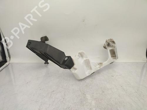 Kofangerbeslag bag RENAULT MEGANE IV Hatchback (B9A/M/N_) 1.2 TCe 130 (B9MR) (130 hp) 23933681