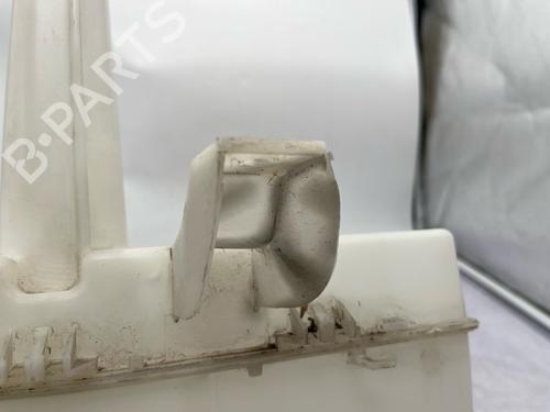 Used Windscreen washer tank Windscreen washer tank 38425698 38425698