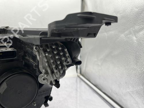 Right headlight PEUGEOT 308 II (LB_, LP_, LW_, LH_, L3_) 1.5 BlueHDi 130 | BP29839390C29