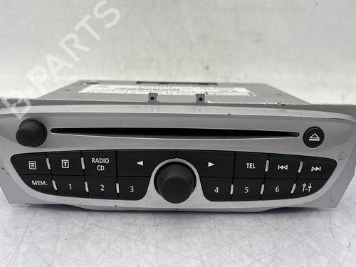 Used Radio RENAULT MEGANE III Grandtour (KZ0/1) 1.5 dCi (KZ09, KZ0D, KZ1G, KZ29, KZ14, KZ1W, KZ10, KZ1F,... (110 hp) 30936964