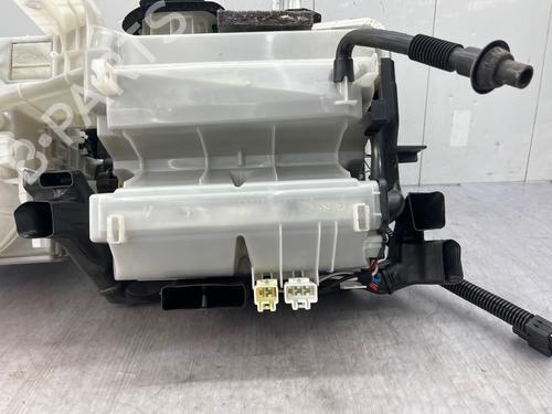 Used Heater matrix box Heater matrix box MITSUBISHI OUTLANDER III (GG_W, GF_W, ZJ, ZL, ZK) 2.2 Di-D 4WD (GF6W) (150 hp) 34183563 34183563
