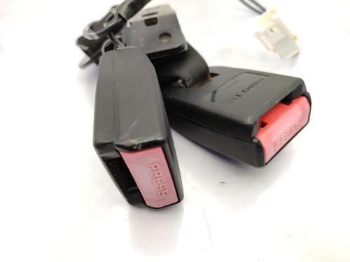 Used Seat buckle CITROËN C4 I (LC_) 1.6 HDi (90 hp) 23679217
