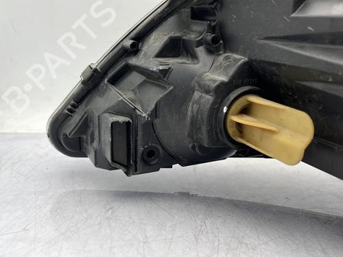 Right headlight PEUGEOT 308 II (LB_, LP_, LW_, LH_, L3_) 1.5 BlueHDi 130 | BP29839390C29