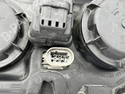 Used Right headlight Right headlight RENAULT SCÉNIC I MPV (JA0/1_, FA0_) 1.6 (JA00, JA16, JA15, JA19, JA1V, JA2B, JA2C, JA0B,... (107 hp) 23862880 23862880