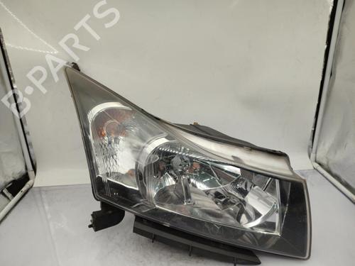 Used Right headlight CHEVROLET CRUZE (J300) 2.0 CDI (163 hp) 23711381