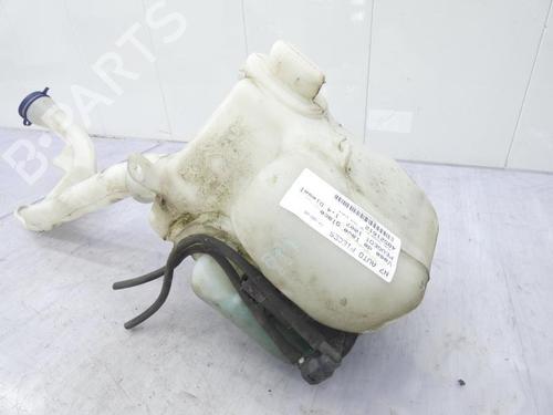 windscreen-washer-tank-peugeot-1007-km_-2005-23672053 main image