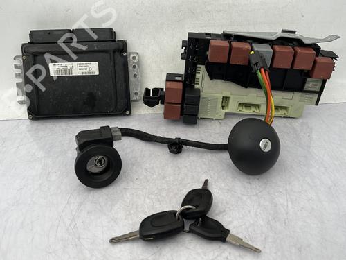 electronic-module-renault-clio-ii-bb_-cb_-1998-1999-2000-2001-2002-2003-2004-2005-2006-2007-2008-2009-2010-2011-2012-2013-2014-2015-2016-32134080 main image