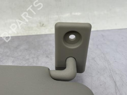 right-sun-visor-dacia-spring-2020-23751189 main image