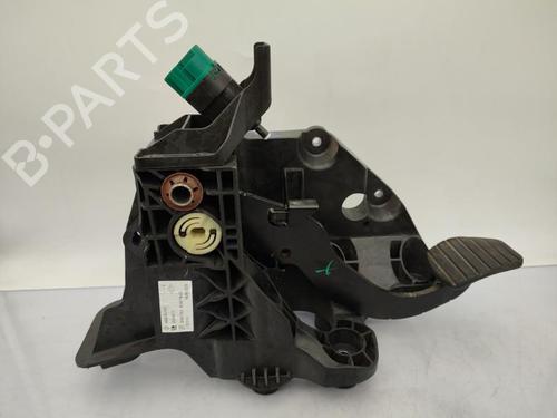 Used Break pedal RENAULT TRAFIC III Van (FG_) 2.0 dCi 120 (FGMN) (120 hp) 23749938