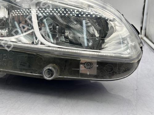 Right headlight PEUGEOT 208 I (CA_, CC_) 1.2 VTI 82 | BP29839239C29
