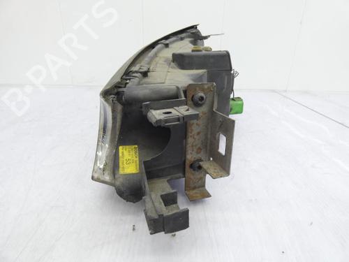 Used Right headlight FORD MONDEO II (BAP) 1.8 TD (90 hp) 23667482