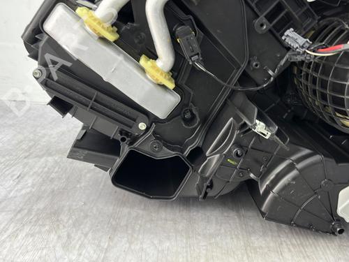 Used Heater matrix box Heater matrix box RENAULT CAPTUR I (J5_, H5_) 1.2 TCe 120 (118 hp) 33569177 33569177