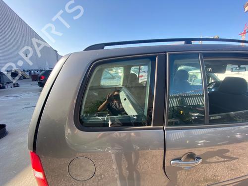 Dashboard VW TOURAN (1T1, 1T2) 1.9 TDI | BP37636557C46 - Image 88