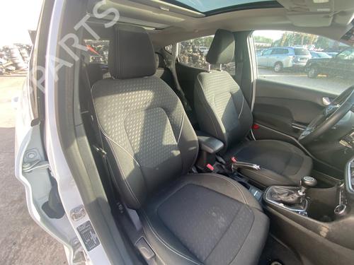 Interiør tag FORD FIESTA VII (HJ, HF) 1.0 EcoBoost | BP36792860I12 - Image 54