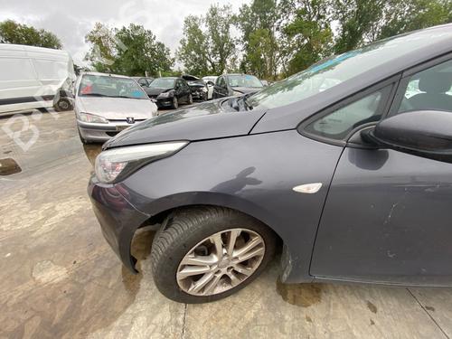 Used Left front fenders Left front fenders 38479542 38479542