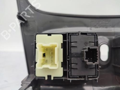 Used Switch DACIA SANDERO II TCe 90 (B8M1, B8MA, B8AC) (90 hp) 23712612