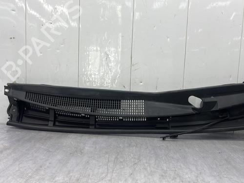 Grelha curcuvan TOYOTA YARIS (_P13_) 1.0 (KSP130_, KSP130) (69 hp) 30936974