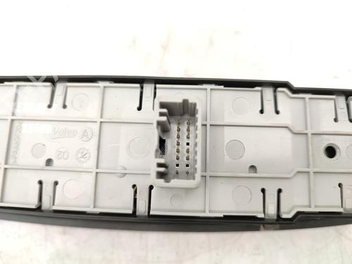 Used Left front window switch Left front window switch RENAULT MEGANE III Hatchback (BZ0/1_, B3_) 1.9 dCi (BZ0N, BZ0J) (131 hp) 23730836 23730836