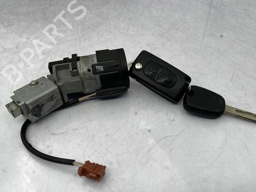 Used Electronic module Electronic module PEUGEOT 207 (WA_, WC_) 1.4 HDi (68 hp) 33049590 33049590