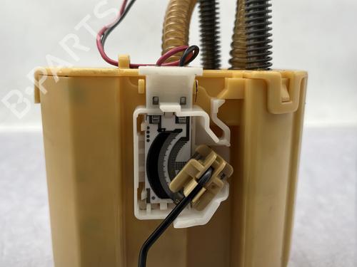 Used Fuel pump Fuel pump TOYOTA VERSO (_R2_) 2.0 D-4D (AUR20_, AUR20R) (126 hp) 33631020 33631020