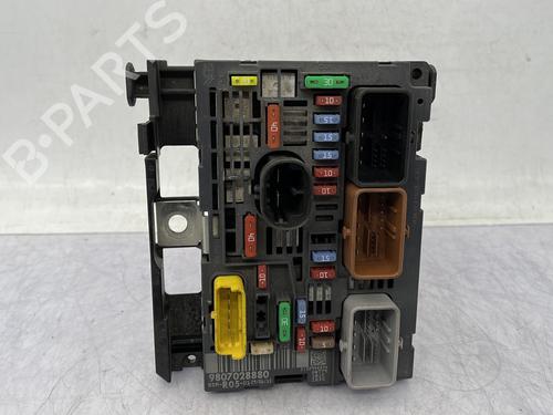 Used Fuse box CITROËN BERLINGO Box Body/MPV (B9) 1.6 HDi / BlueHDi 75 (75 hp) 32093738