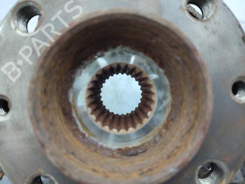 Used Right front steering knuckle Right front steering knuckle ALFA ROMEO 155 (167_) 1.9 TD (167.A3B, 167.A3) (90 hp) 33420947 33420947