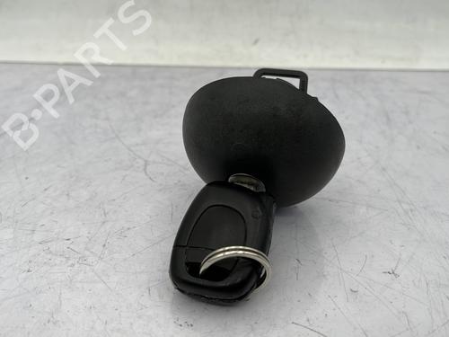 Tapón combustible RENAULT TWINGO I (C06_) 1.2 (C066, C068) (58 hp) 23681829