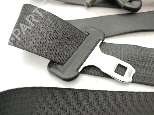 Used Rear left seatbelt Rear left seatbelt TOYOTA YARIS (_P13_) 1.4 D (NLP130_, NLP130) (90 hp) 23729381 23729381