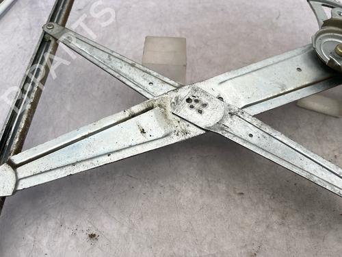 Used Front right window mechanism Front right window mechanism TOYOTA COROLLA Verso (_E12_) 2.0 D-4D (CDE120_, CDE120R) (90 hp) 39717035 39717035