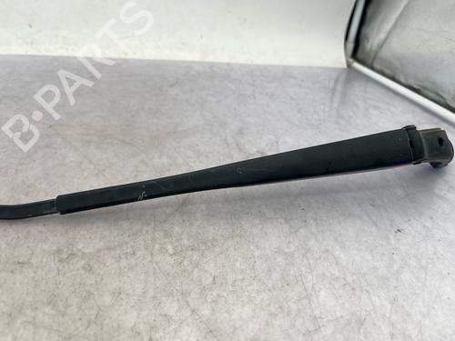 Used Front windshield wiper arm Front windshield wiper arm 37676450 37676450