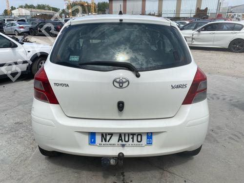 Bagtil kofangere Bagtil kofangere TOYOTA YARIS (_P9_) 1.4 D-4D (NLP90_, NLP90R) (90 hp) 39903651 39903651