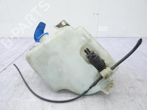 Used Windscreen washer tank Windscreen washer tank VW GOLF III (1H1) 1.9 TDI (90 hp) 23702126 23702126