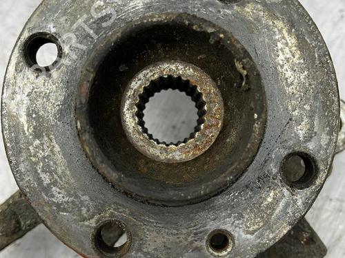 Used Right front steering knuckle RENAULT CLIO III (BR0/1, CR0/1) 1.5 dCi (BR17, CR17) (86 hp) 23702495