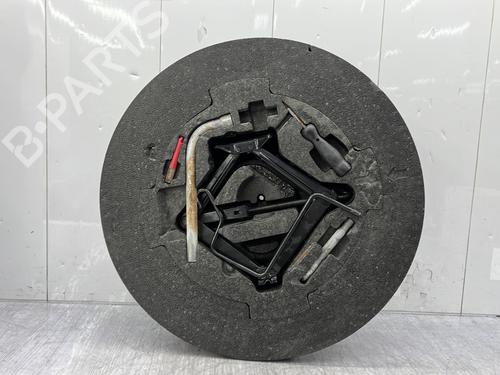 Używane Zestaw narzędzi / podnośnik ALFA ROMEO 159 (939_) 1.9 JTDM 8V (939AXE1B) (120 hp) 29994775