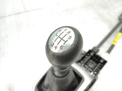 gear-lever-renault-megane-iii-hatchback-bz01_-b3_-2008-23752338 main image