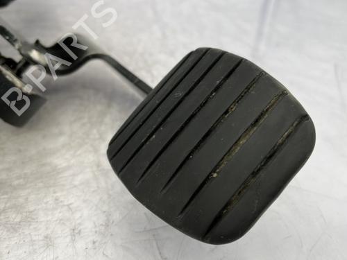 Clutch pedal RENAULT TRAFIC III Van (FG_) 1.6 dCi 95 (FGMJ, FGMR) | BP23681105I13 