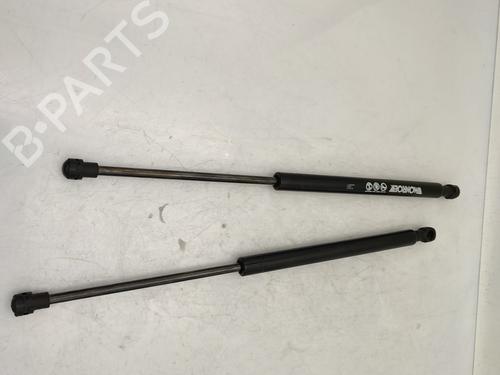 siownik-klapy-tylnej-bagaznika-renault-clio-ii-bb_-cb_-1998-1999-2000-2001-2002-2003-2004-2005-2006-2007-2008-2009-2010-2011-2012-2013-2014-2015-2016-23663170 main image