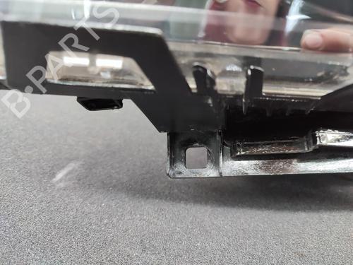 Left headlight BMW 3 Touring (E46) 330 xd | BP23692426C28 